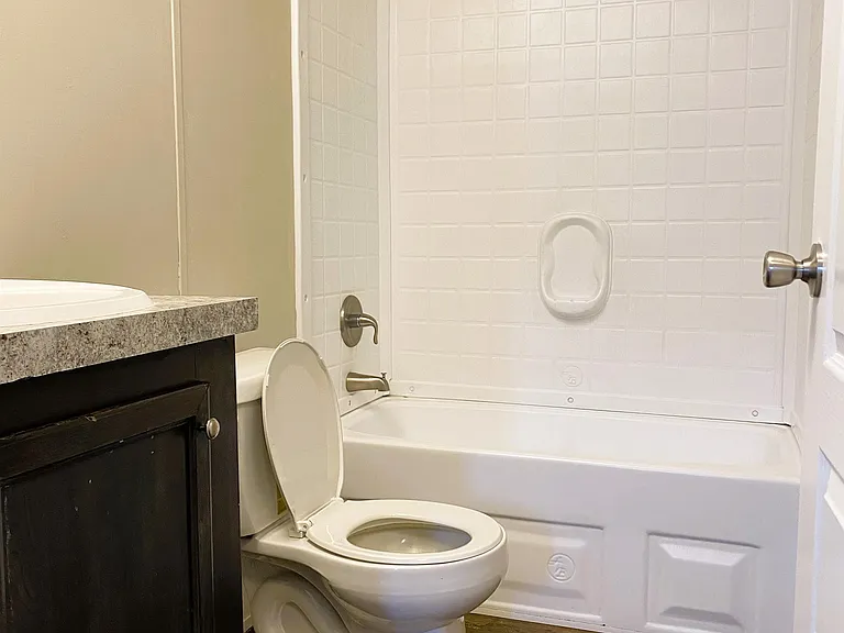 502 Blakley Dr — Photo 8