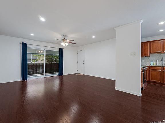 3rd image of 100 Lorenz Rd #1202