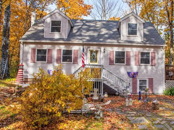 2 Tuckaway Shores Road, Nottingham, NH 03290-5013