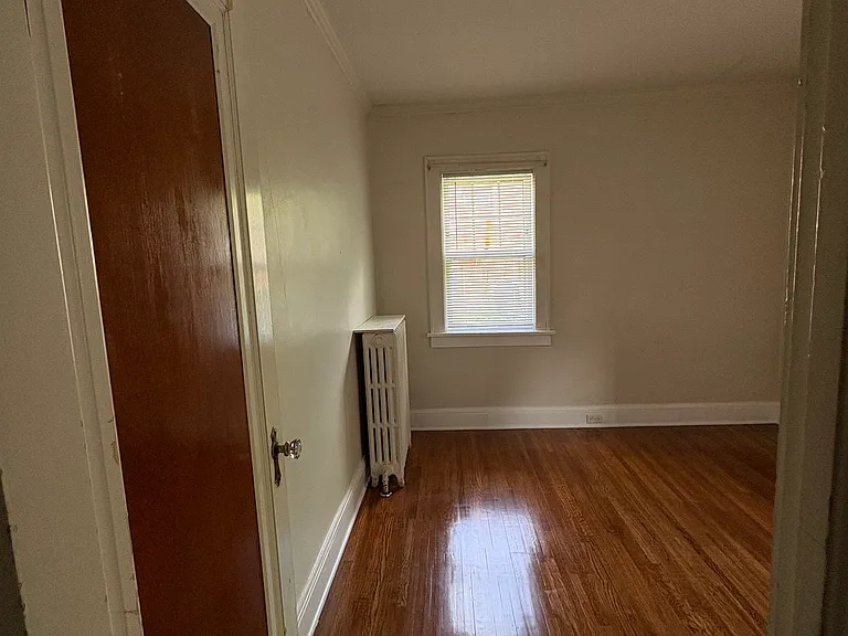 1411 E 3rd St #2 — Photo 17