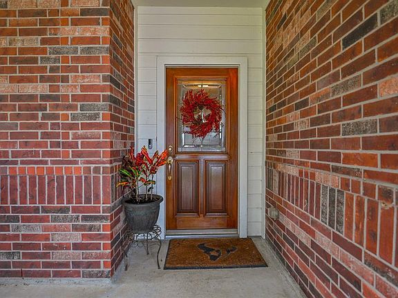 3rd image of 13935 Sac Ct