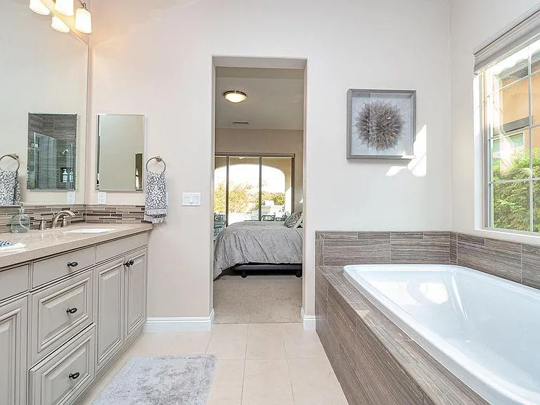 80450 Platinum Way — Photo 23