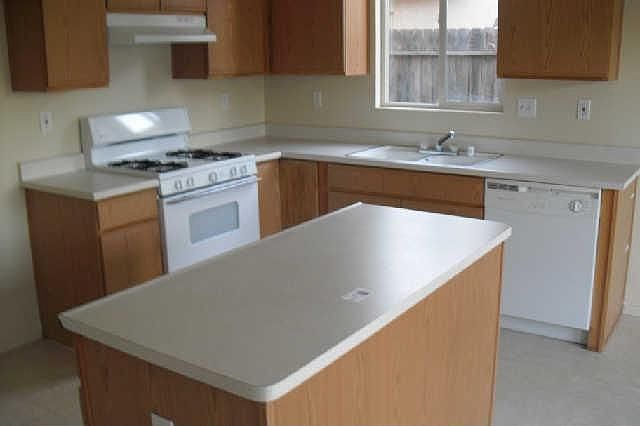 2nd image of 709 Hogan Ct