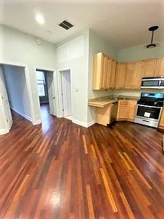 1512 W Erie St #3R — Photo 2