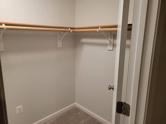 5th image of 6012 Savannah Dr #2