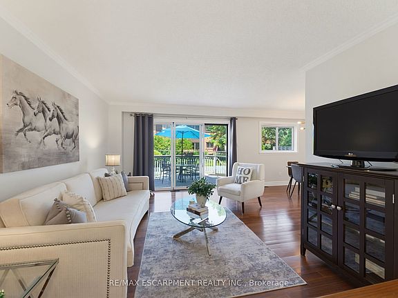 4th image of 620 Forestwood Cres
