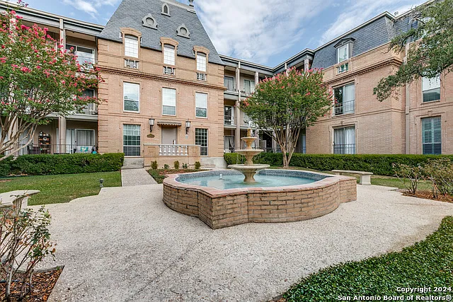 7709 Broadway #113
