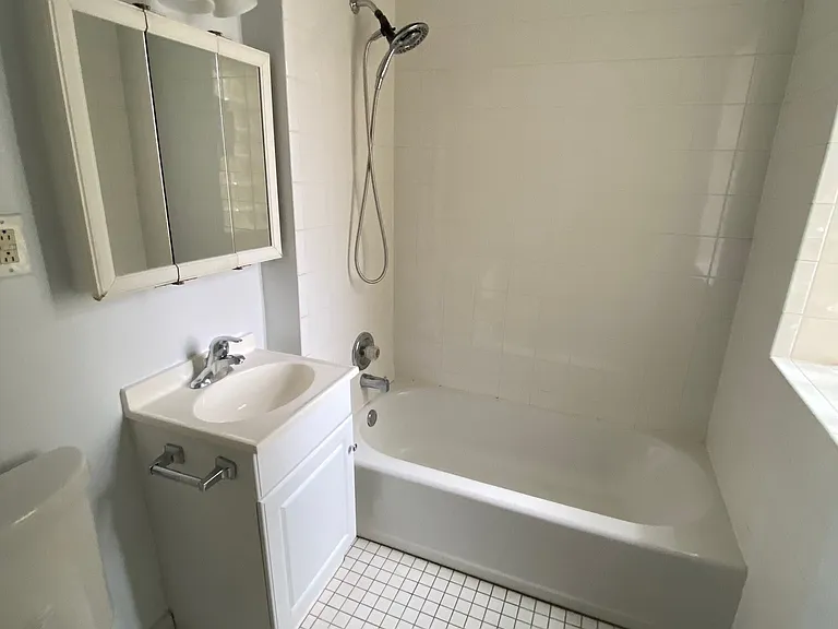 548 Elmwood Ave #2 — Photo 6