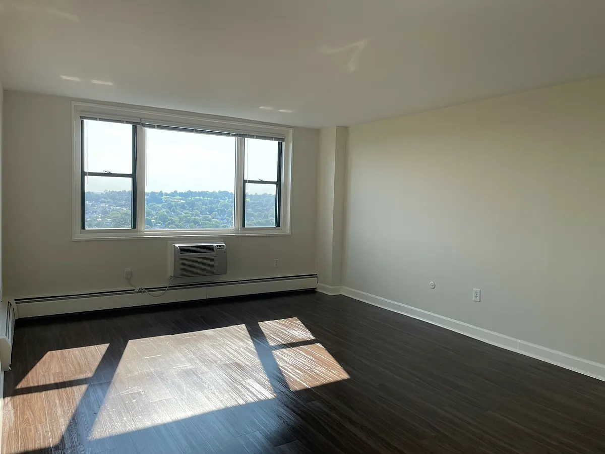 Building Photo - 636 Huron Ave #14B