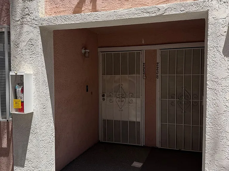 2236 E Desert Inn Rd — Photo 3