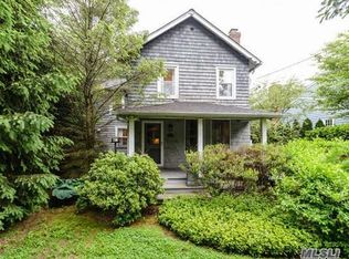 24 Cocks Ln, Locust Valley, NY 11560