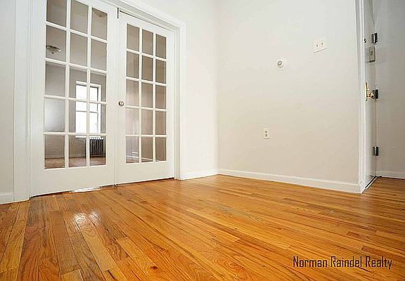 2nd image of 1476 Bryant Ave APT 1