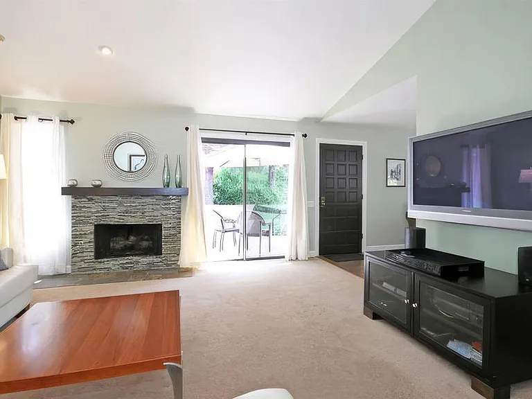 4531 Chateau Dr — Photo 17