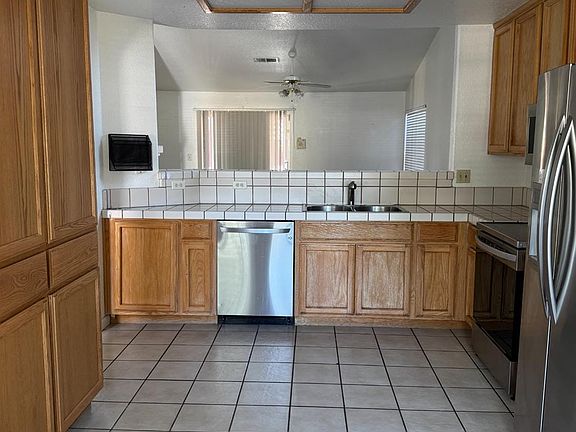 3rd image of 4004 Shiprock Dr