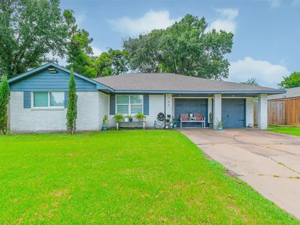 150 Gruss Dr, Houston, TX 77060