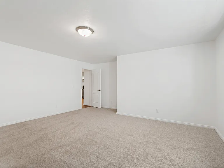 1241 Cambridge Ct — Photo 14
