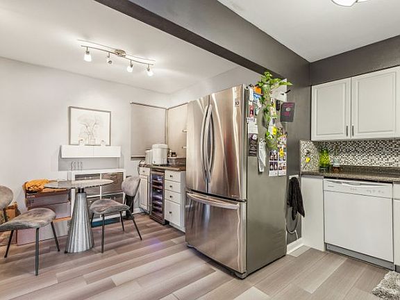 5th image of 6139 W Touhy Ave APT 2R