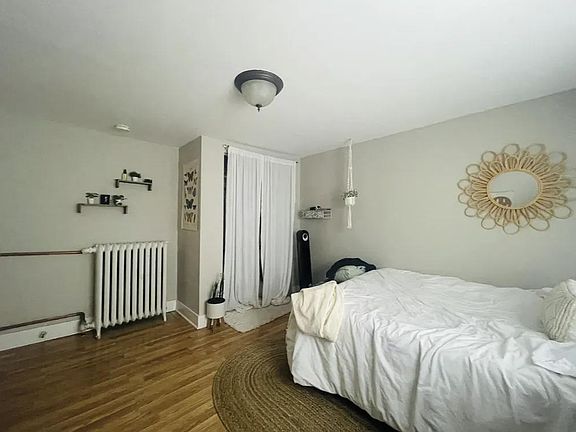 3rd image of 2757 Fremont Ave S