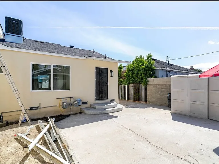 11911 Stagg St — Photo 26