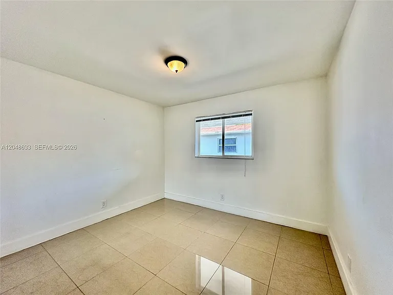 1540 SW 5th Pl #4 — Photo 23