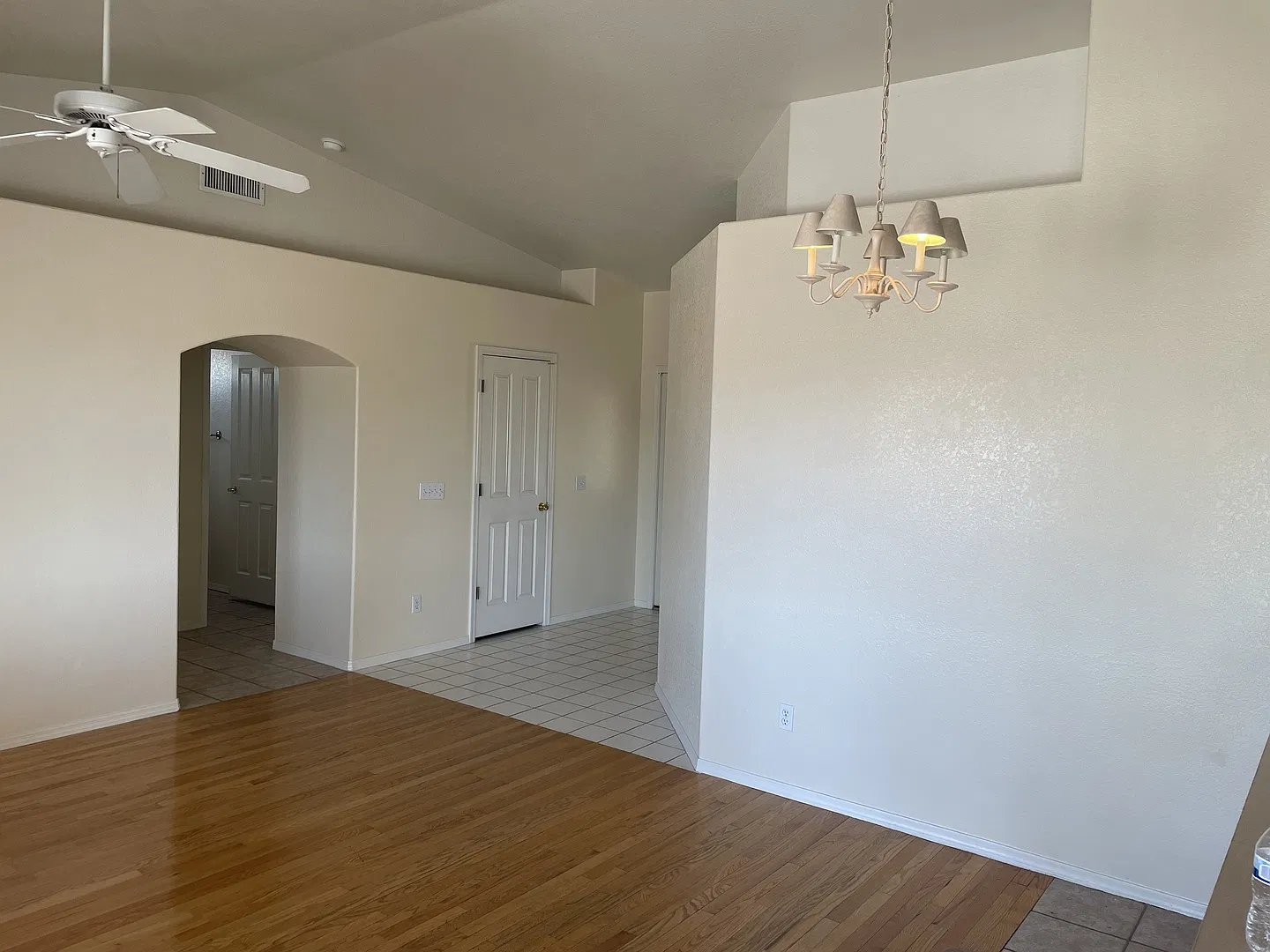 1910 Magnolia Dr — Photo 3