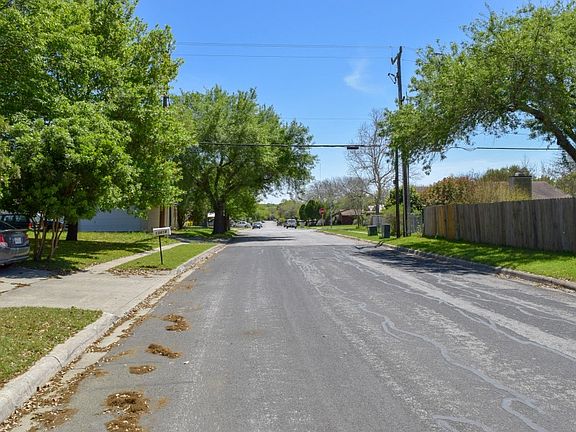5th image of 13418 Larkbrook St