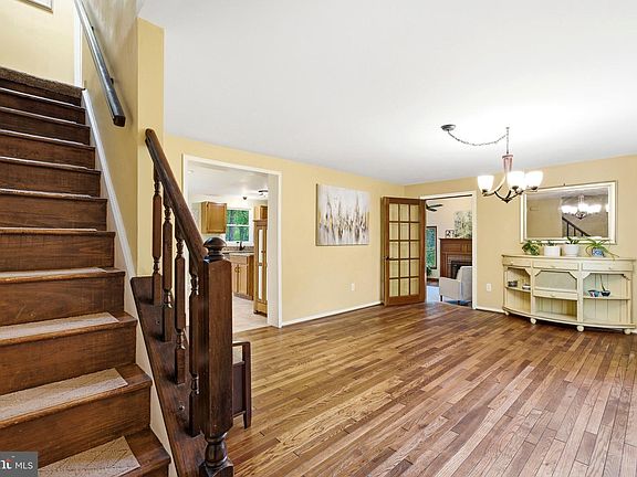 5th image of 11 Tracys Ln