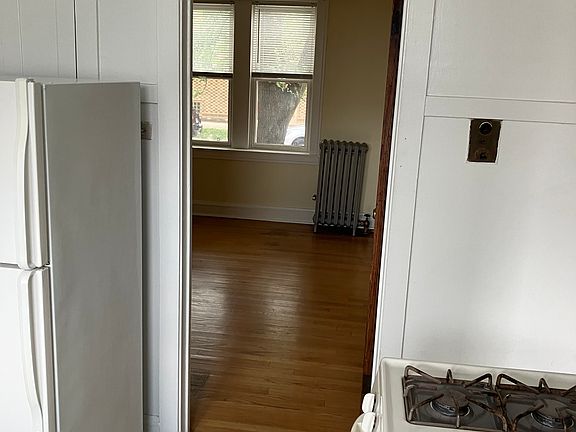 5th image of 5415 W Wellington Ave Unit 1