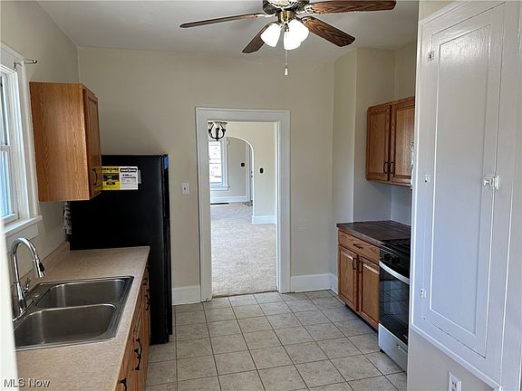 3rd image of 712 25th St NE