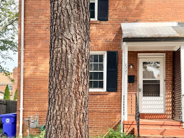 2721 S Uhle St, Arlington, VA 22206