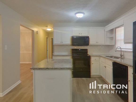 5th image of 786 Robin Dr SE