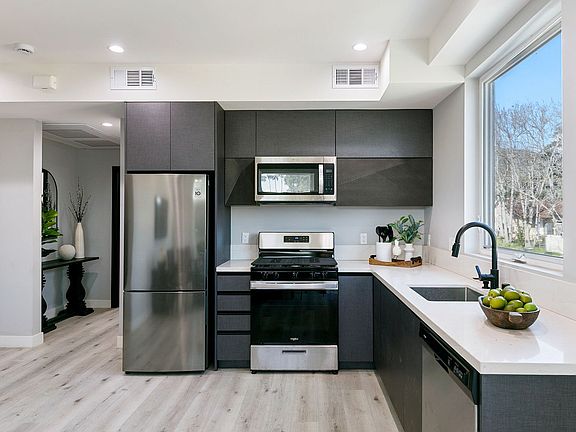 3rd image of 13615 N Fellows Ave #13621