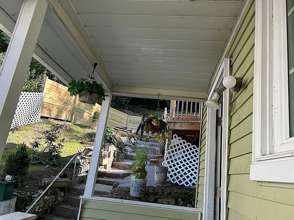 2nd image of 51 Newport St