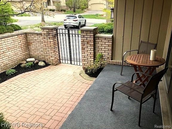 3rd image of 1135 Hillpointe Cir