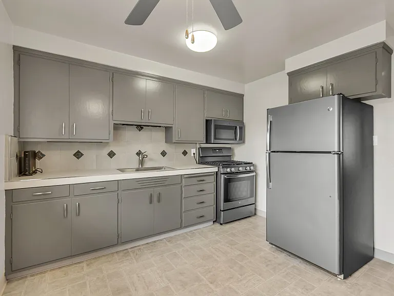 1624 T St #9 — Photo 6