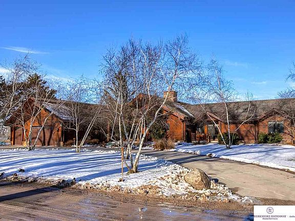 2nd image of 136 Legges Lake Dr