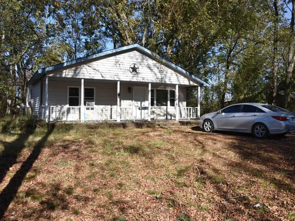 100 Baker Hill Ln, Bolivar, TN 38008