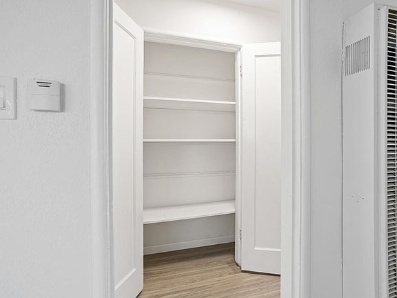 5th image of 2800 Devonshire Ave #2800