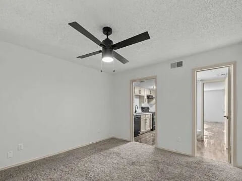 Little Creek Apartments — Photo 9