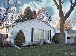 111 Reservoir Rd, Pekin, IL 61554