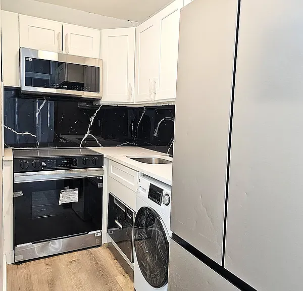 13 W 82nd St #3B — Photo 4