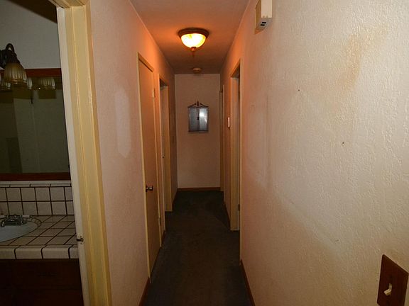 4th image of 4816 Summit Way