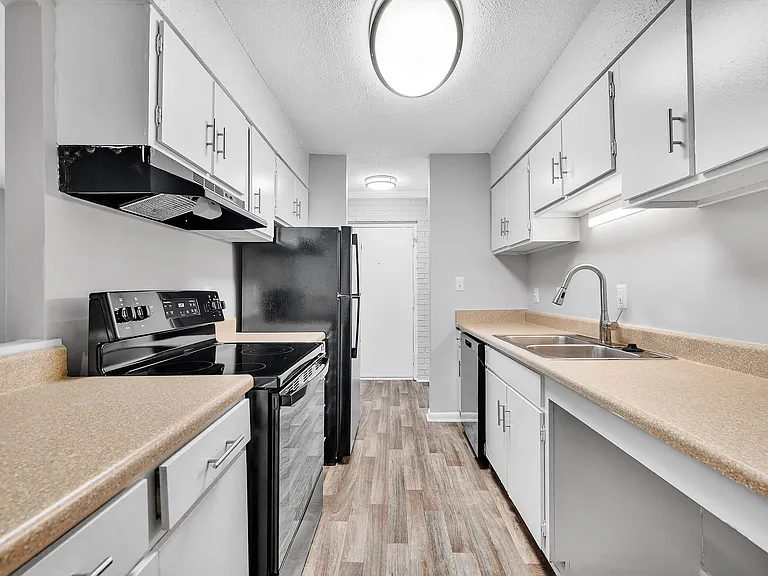 Willow Woods — Photo 18