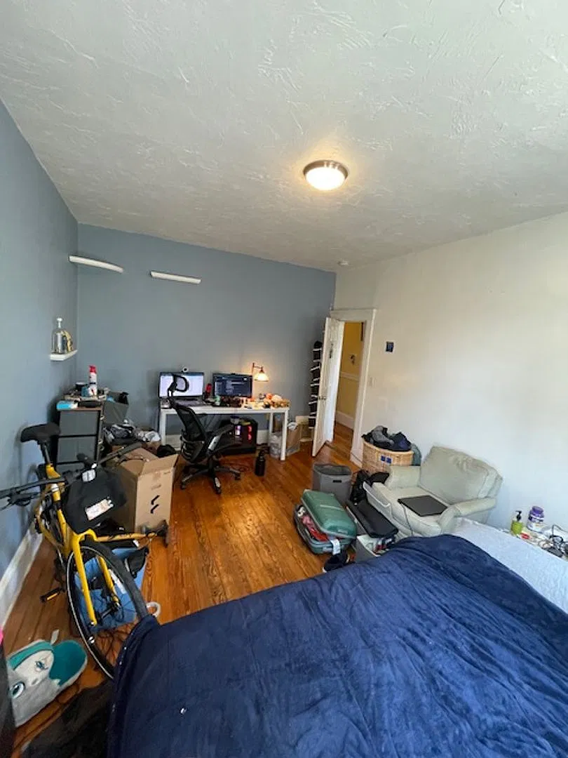 Welcome home 2 floored Spacious unit. Heart of Brighton ! — Photo 4