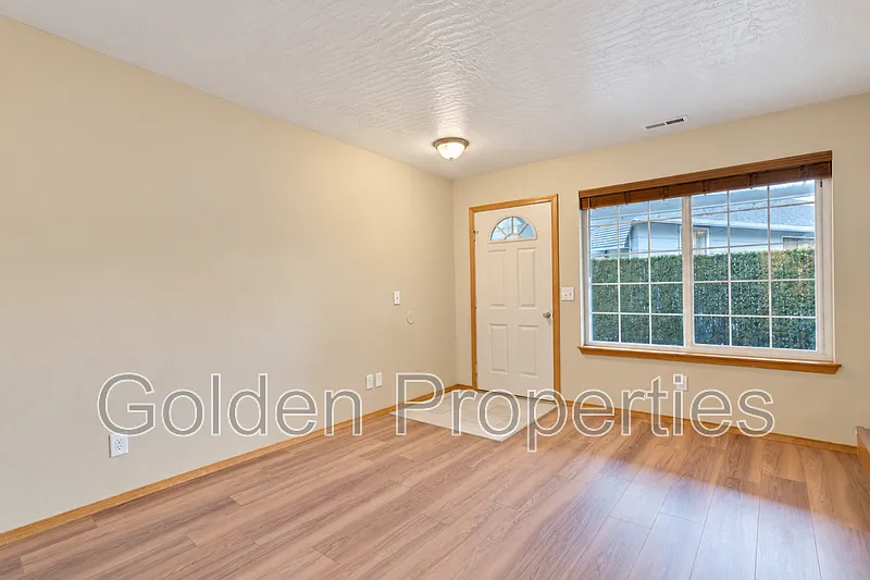 2 bed, 1.5 bath, 900 sqft, $1,795 — Photo 4