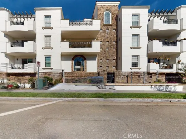 12407 Moorpark St APT 301, Studio City, CA 91604