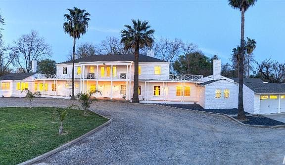 3rd image of 1765 Lurline Ave
