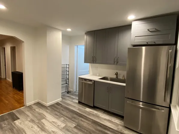 3102 Holbrook Ave #2, Hamtramck, MI 48212