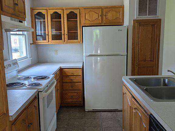 2nd image of 407 W Central Ave