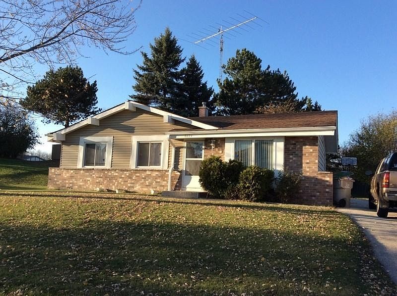 1st image of 8624 W Greenbrook Dr